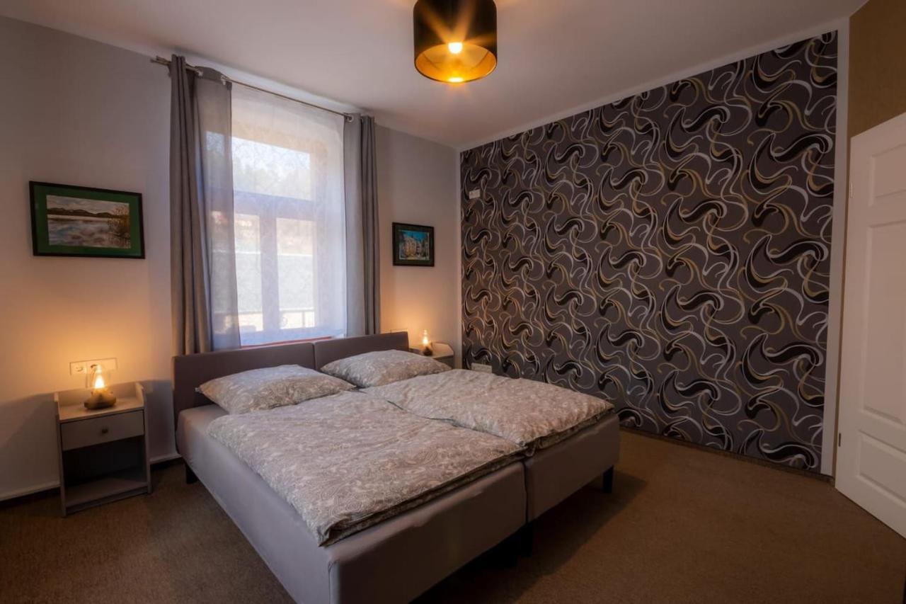 Villa Waldlust - 5 Sterne - 2 Schlafzimmer Kurort Oybin Exteriör bild